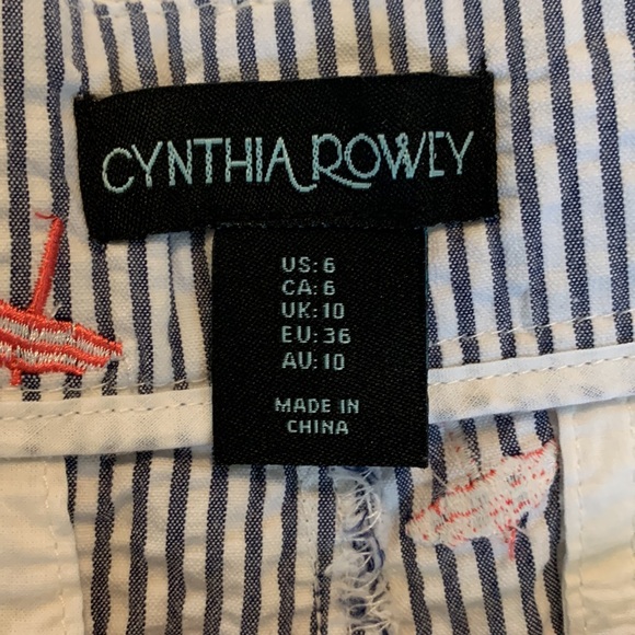 Seersucker Shorts with Pink Umbrella Print - Picture 3 of 4